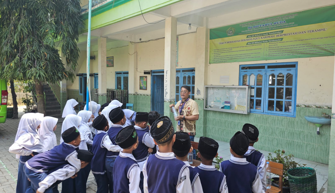 Bersama YAPHI, MI Miftahul Huda Menjaga Lingkungan dengan Belajar, dari Keran Air, Sampah, hingga Sepotong Nasi Jagung